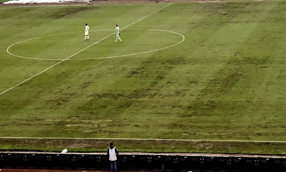 el estado del campo del Estadio Azteca