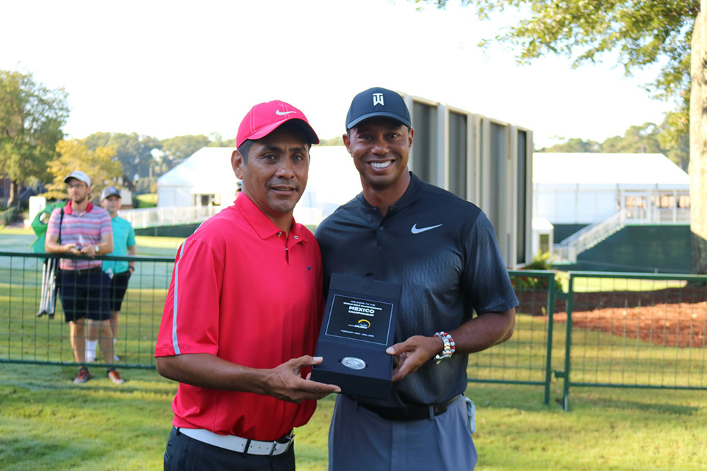 Tiger Woods y Campos presentaron moneda