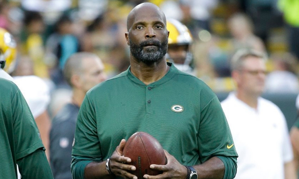 despidieron a un coach tras criticar a Rodgers