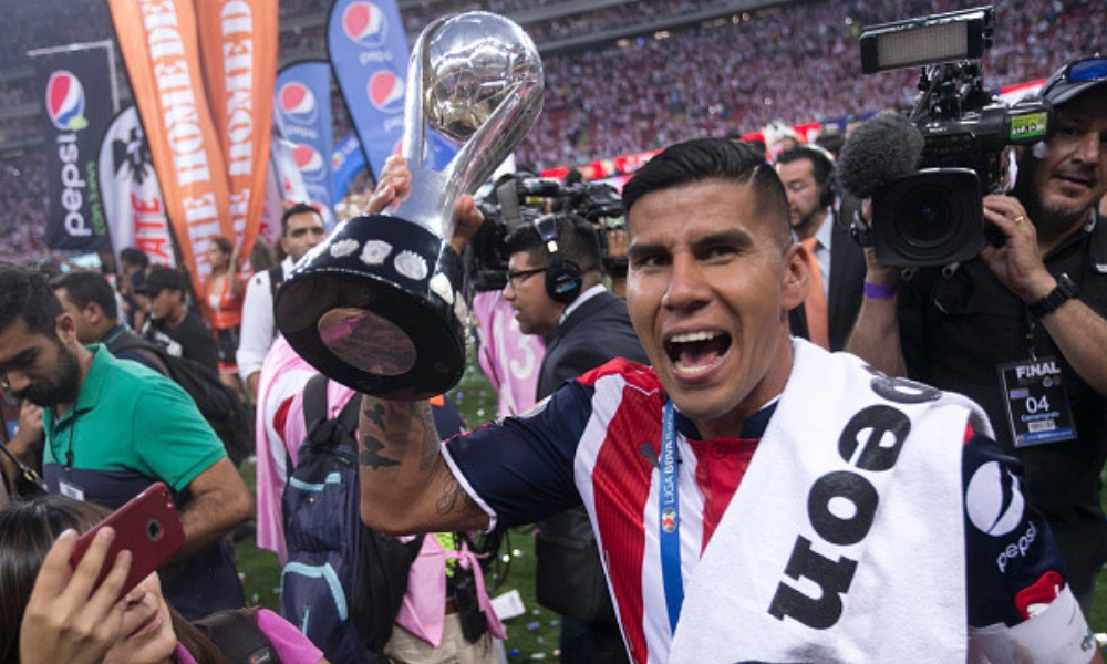 una estrella más abandona el barco de Chivas