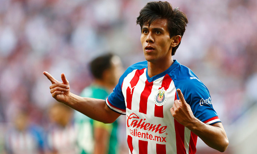 Macías cumplió con la ley del ex en el triunfo de Chivas sobre León