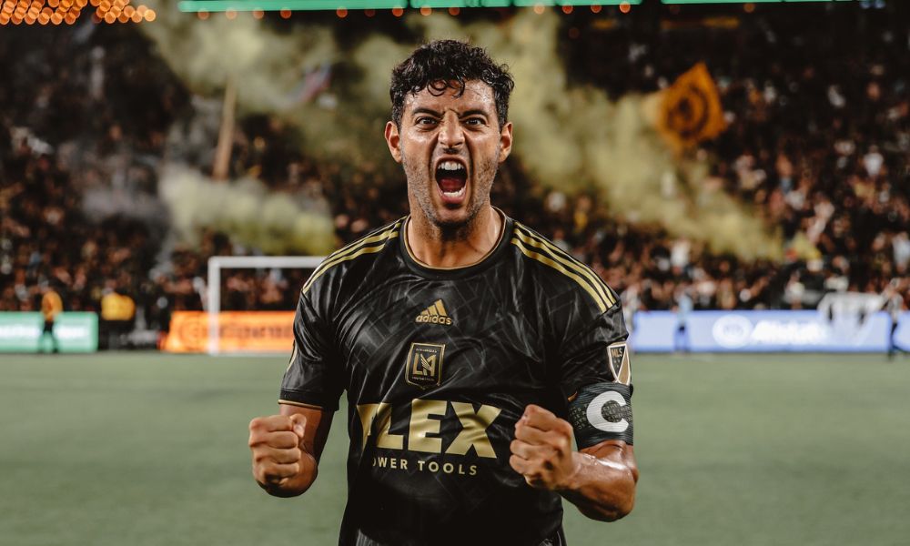 MLS  Carlos Vela y LAFC presentaron una modificación en su escudo para la  temporada 2023